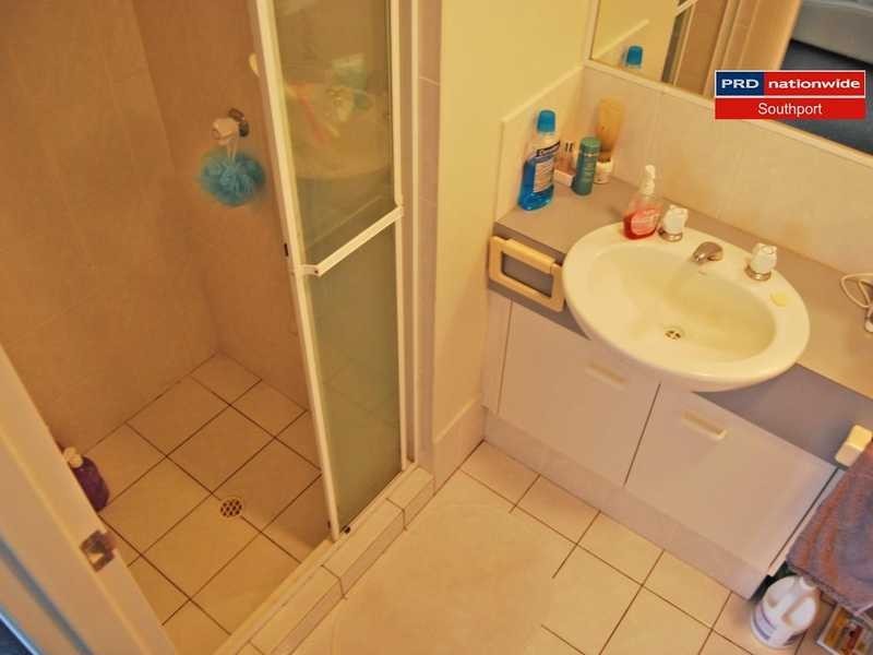 Unit 18/12 Lloyd Street, Southport QLD 4215