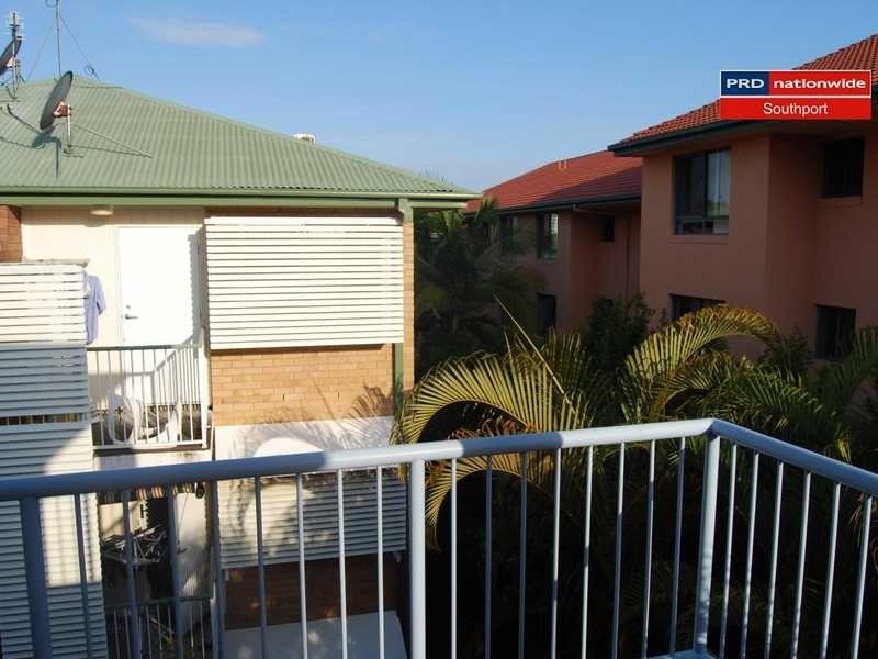 Unit 18/12 Lloyd Street, Southport QLD 4215