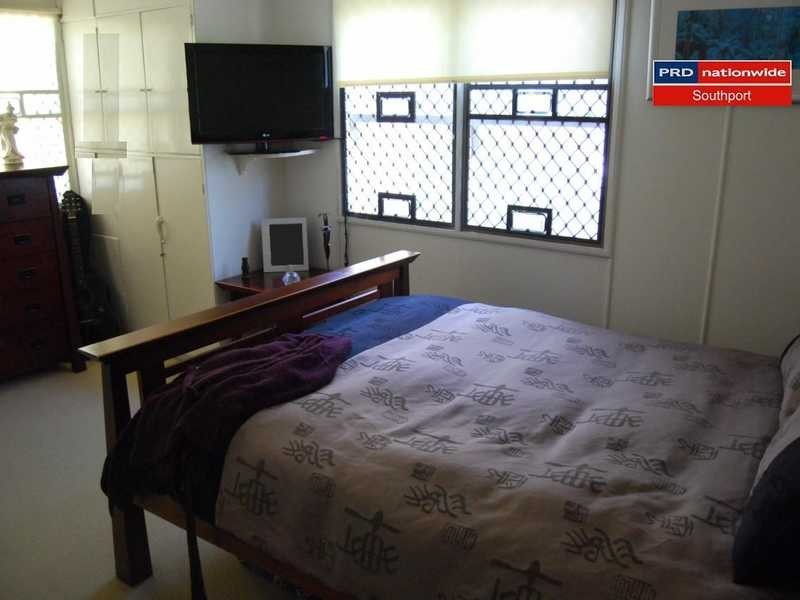 115 Falconer Street, Southport QLD 4215