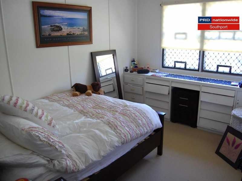 115 Falconer Street, Southport QLD 4215