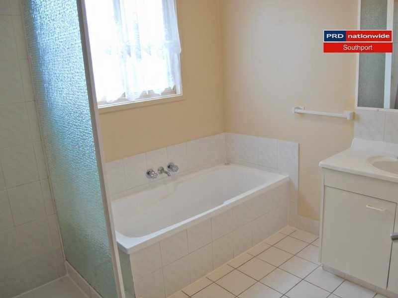 Unit 12/21 Usher Avenue, Labrador QLD 4215