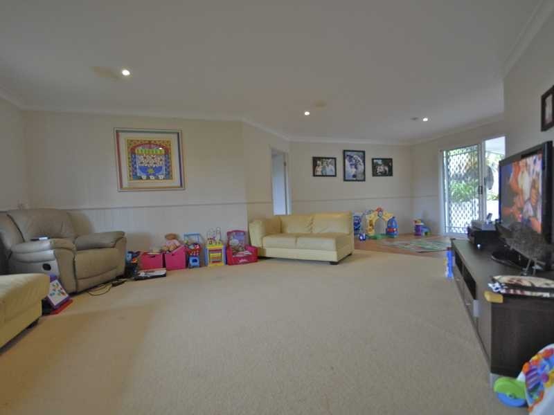 42 Paddington Drive, Carrara QLD 4211