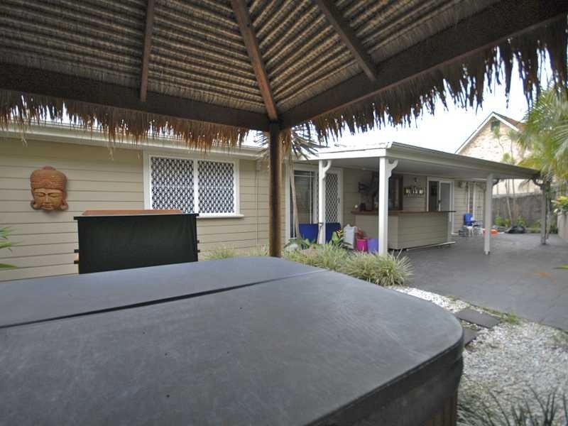 42 Paddington Drive, Carrara QLD 4211