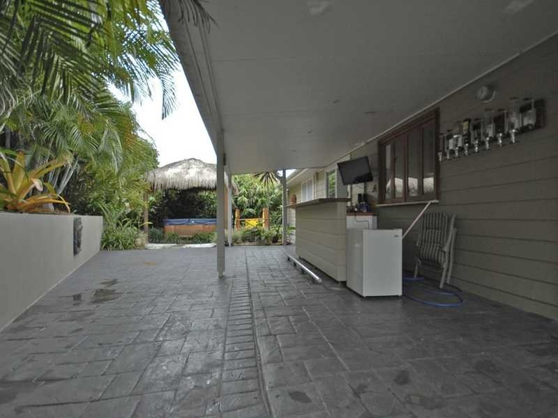 42 Paddington Drive, Carrara QLD 4211