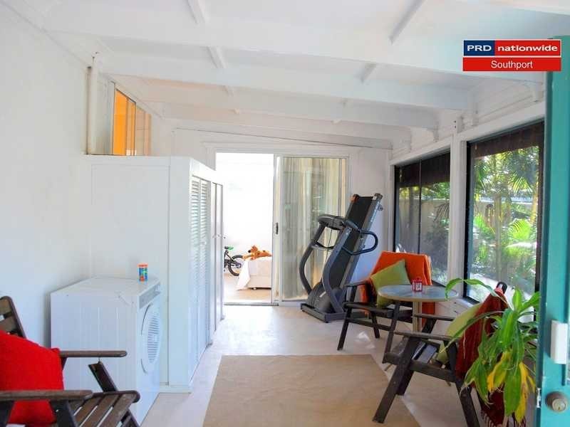 14 Joan Street, Southport QLD 4215