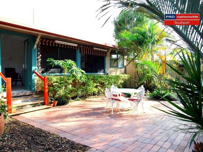 14 Joan Street, Southport QLD 4215