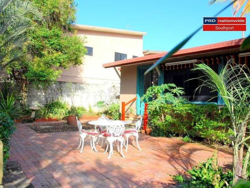 14 Joan Street, Southport QLD 4215