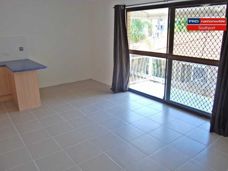 Unit 4/29 Bath Street, Labrador QLD 4215