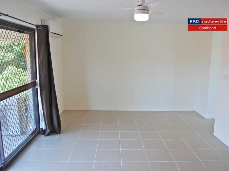 Unit 4/29 Bath Street, Labrador QLD 4215