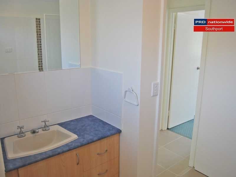 Unit 4/29 Bath Street, Labrador QLD 4215