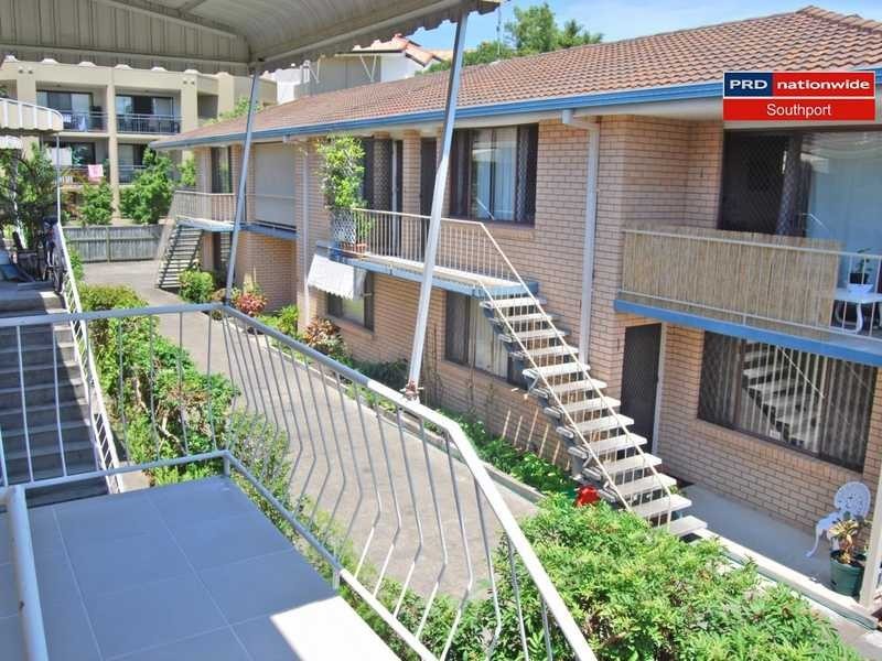 Unit 4/29 Bath Street, Labrador QLD 4215