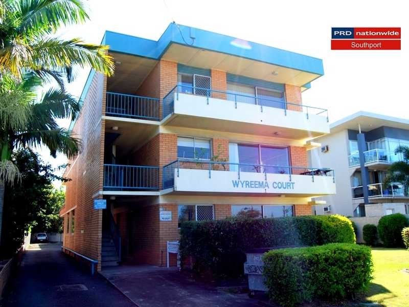 Unit 2/128 Marine Parade, Southport QLD 4215
