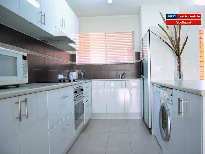 Unit 2/128 Marine Parade, Southport QLD 4215