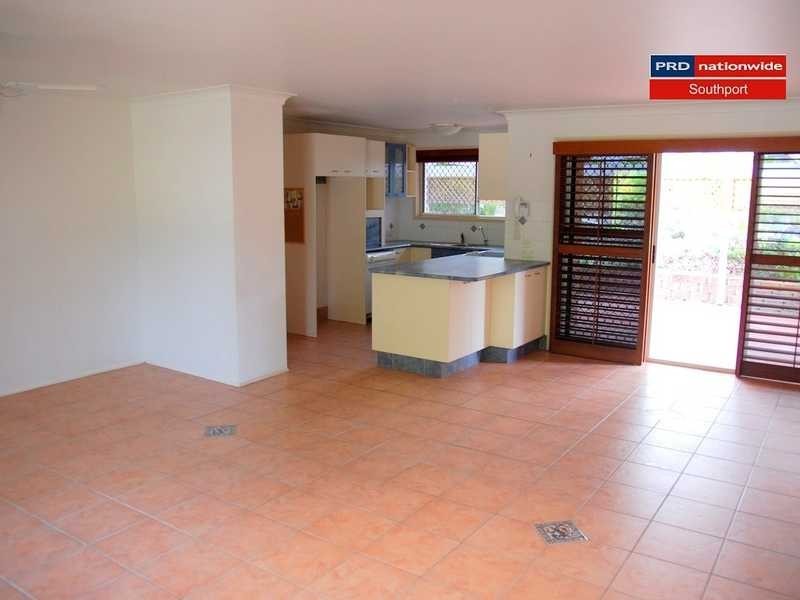 Unit 37/Summer Fields 33 Edmund Rice Drive, Southport QLD 4215