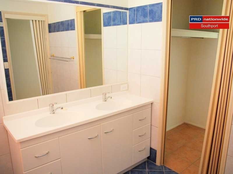 Unit 37/Summer Fields 33 Edmund Rice Drive, Southport QLD 4215