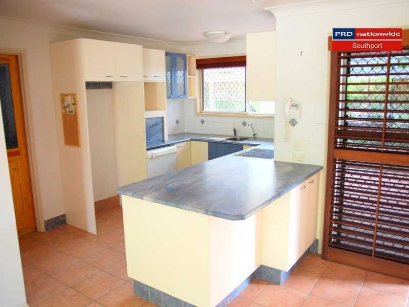 Unit 37/Summer Fields 33 Edmund Rice Drive, Southport QLD 4215