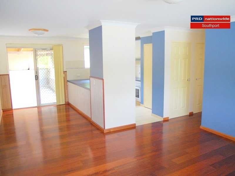 Unit/2/39 Terrigal Crescent, Southport QLD 4215