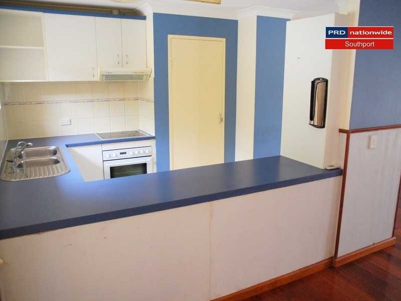 Unit/2/39 Terrigal Crescent, Southport QLD 4215