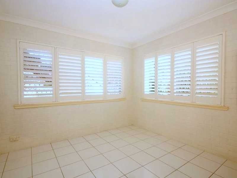 Unit/2/17 Meyer St, Southport QLD 4215