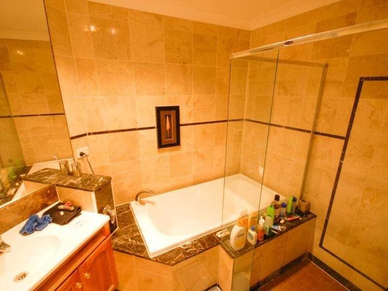 Unit/31/128 Benowa Road, Southport QLD 4215