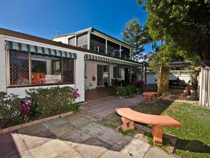 8 Chuter Avenue, Southport QLD 4215