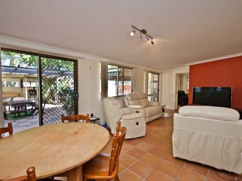 8 Chuter Avenue, Southport QLD 4215