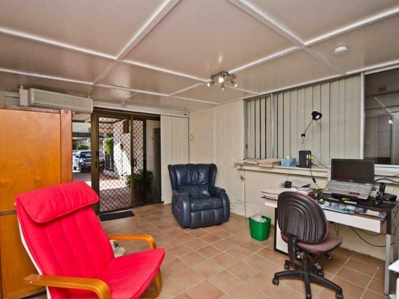 8 Chuter Avenue, Southport QLD 4215