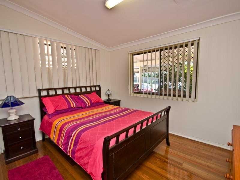 8 Chuter Avenue, Southport QLD 4215