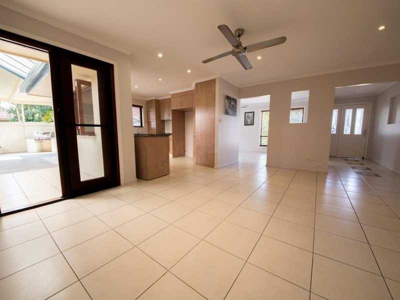 12 Koitaki Ct, Runaway Bay QLD 4216