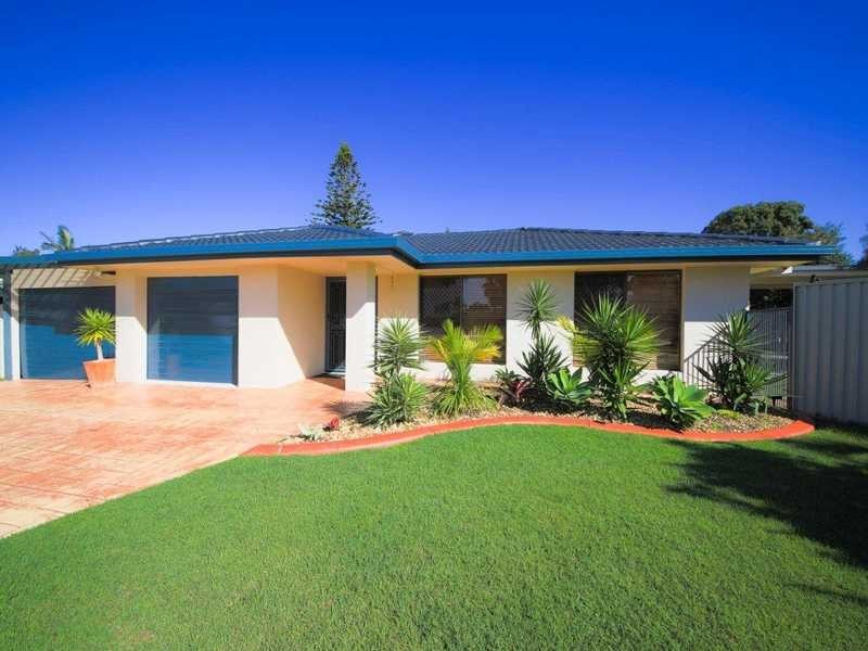 12 Koitaki Ct, Runaway Bay QLD 4216