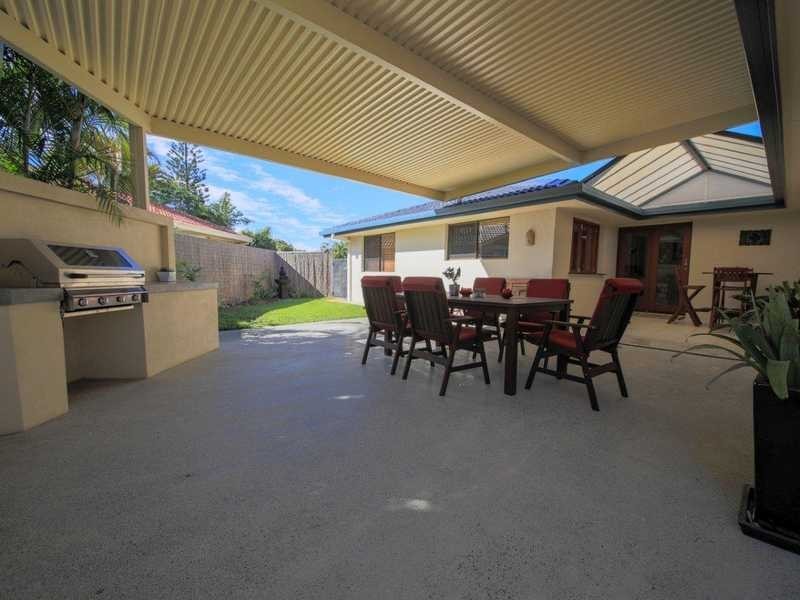 12 Koitaki Ct, Runaway Bay QLD 4216
