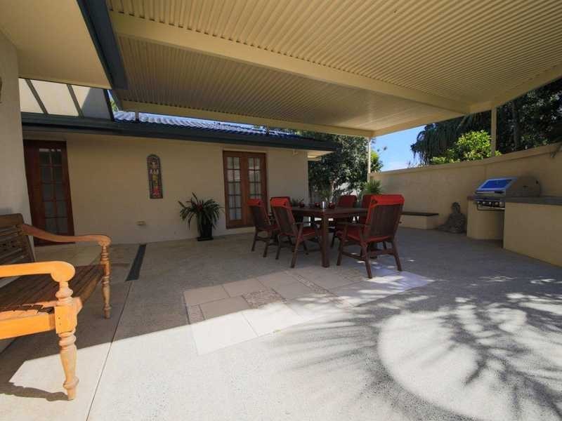 12 Koitaki Ct, Runaway Bay QLD 4216