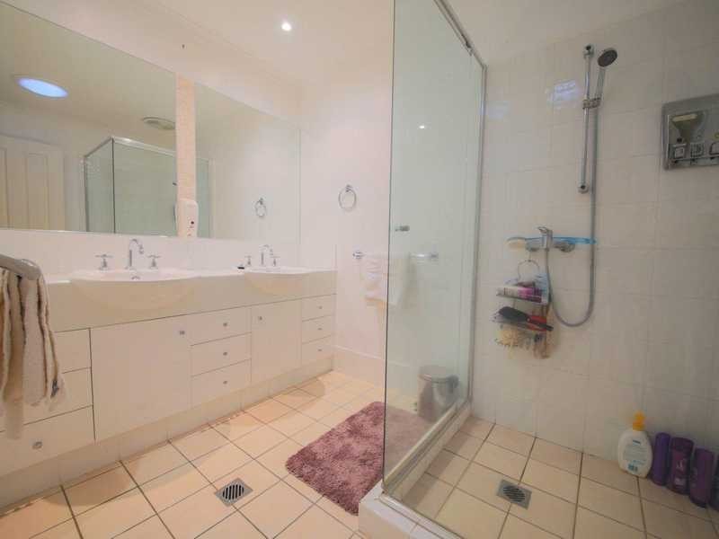 12 Koitaki Ct, Runaway Bay QLD 4216