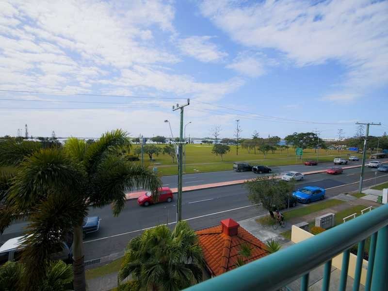 Unit 20/140 Marine Parade, Southport QLD 4215