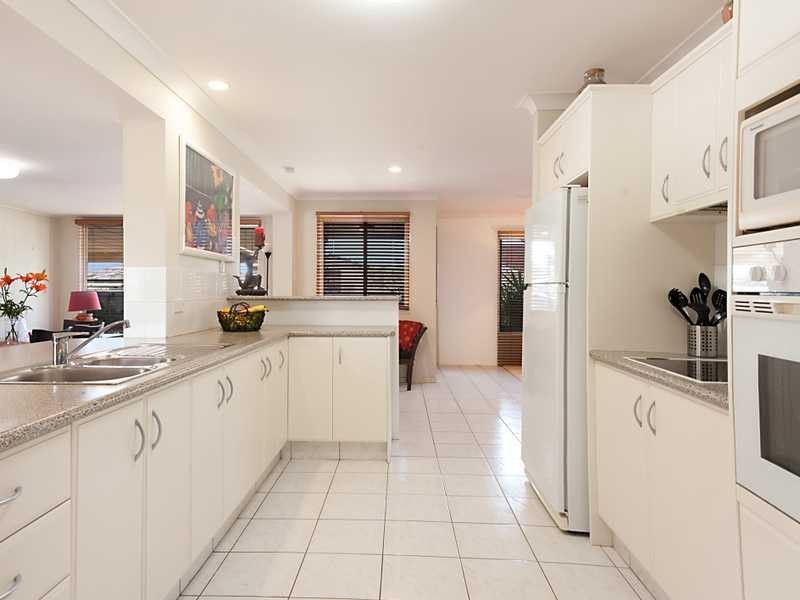 64 Campbell Street, Sorrento QLD 4217