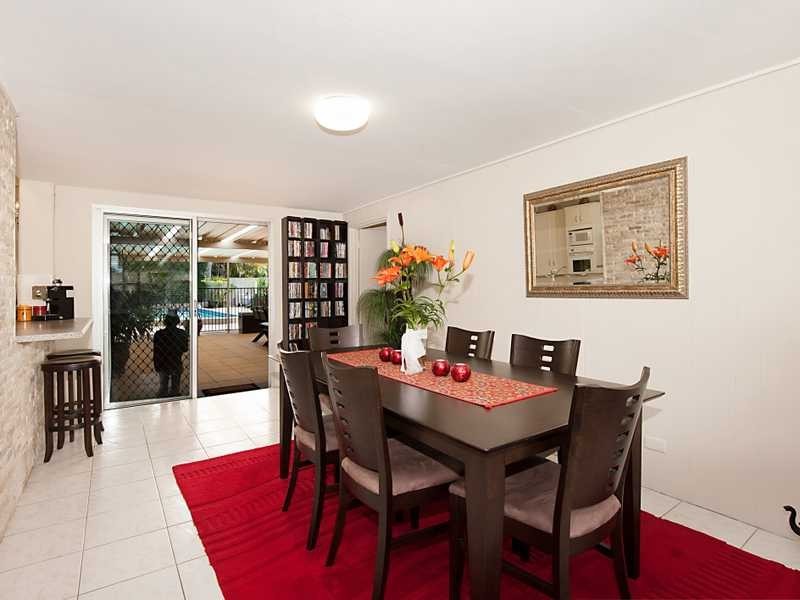 64 Campbell Street, Sorrento QLD 4217