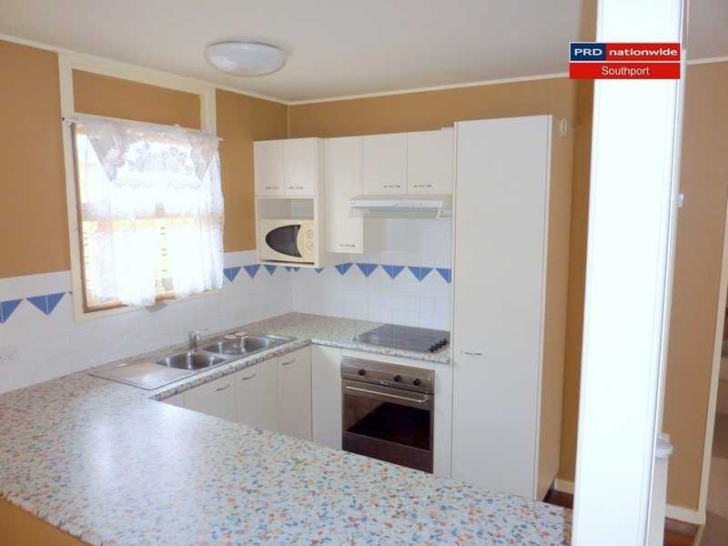 Unit 1/112A Pohlman Street, Southport QLD 4215