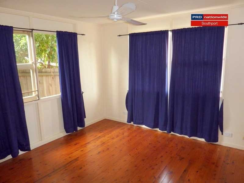 Unit 1/112A Pohlman Street, Southport QLD 4215