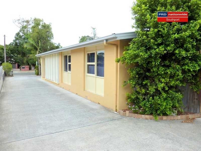 Unit 1/112A Pohlman Street, Southport QLD 4215