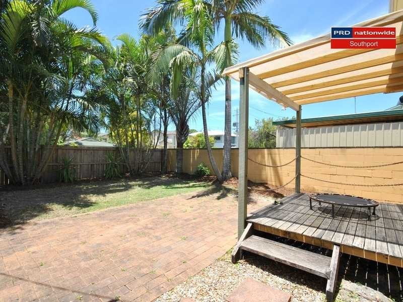 Unit 1/112A Pohlman Street, Southport QLD 4215