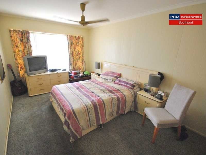 Unit 2/93 Queen St, Southport QLD 4215