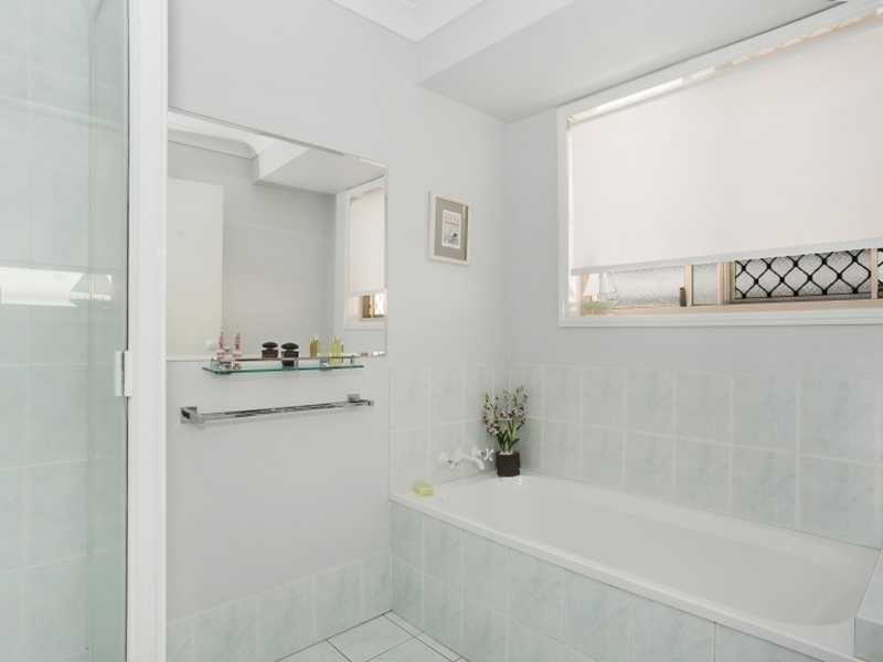 28/88 Cotlew Street East, Southport QLD 4215