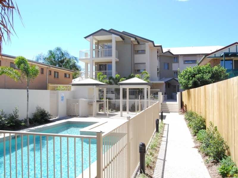 6/13D & E Wyndham Avenue, Southport QLD 4215