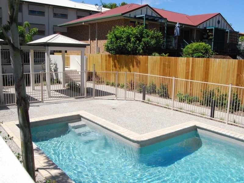 6/13D & E Wyndham Avenue, Southport QLD 4215