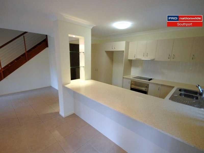 4/32-34 Margaret Street, Southport QLD 4215