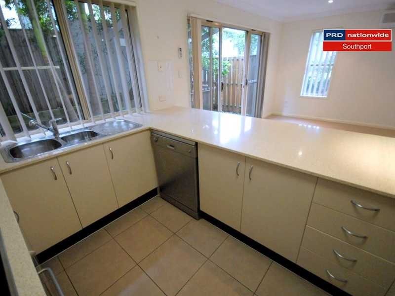 4/32-34 Margaret Street, Southport QLD 4215