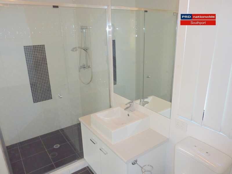Unit 27/15-17 Lloyd Street, Southport QLD 4215