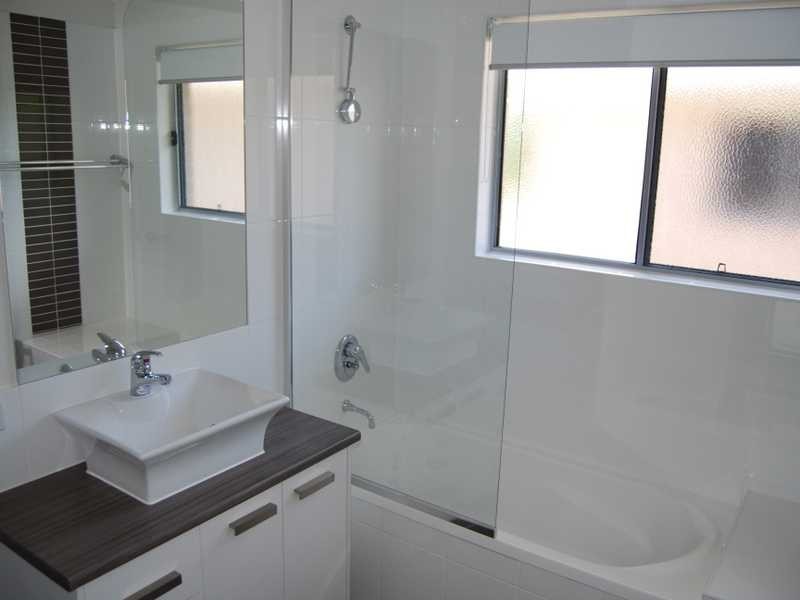 4/ 16 – 18 Geoff Wolter Drive, Molendinar QLD 4214