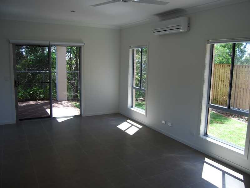 4/ 16 – 18 Geoff Wolter Drive, Molendinar QLD 4214