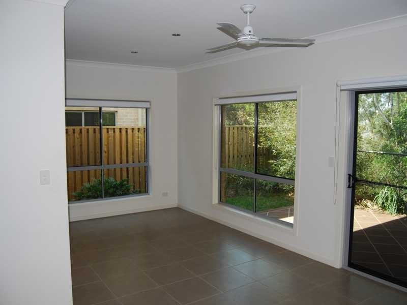 Unit 5/16 – 18 Geoff Wolter Drive, Molendinar QLD 4214
